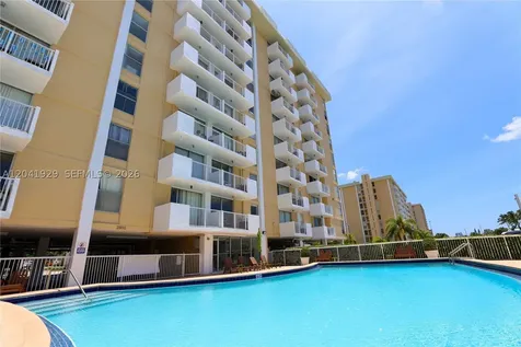 2000 NE 135th Street North Miami FL 33181