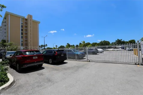 2000 NE 135th Street North Miami FL 33181