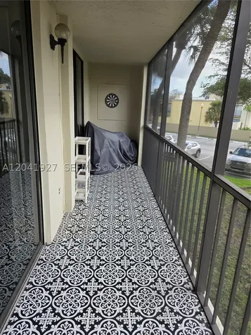 8065 SW 107th Avenue Miami FL 33173