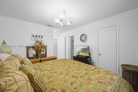 906 SW 8th Avenue Hallandale Beach FL 33009