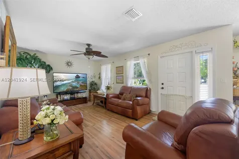 906 SW 8th Avenue Hallandale Beach FL 33009