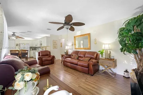 906 SW 8th Avenue Hallandale Beach FL 33009