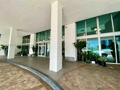 350 S Miami Avenue Miami FL 33130