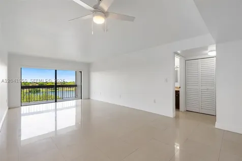 10288 NW 9th St Circle Miami FL 33172