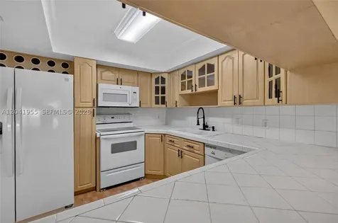 7055 W 3rd Court Hialeah FL 33014