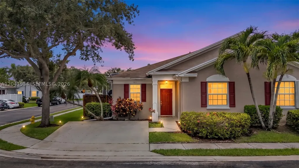 5823 Plum Harbor Circle Tamarac FL 33321