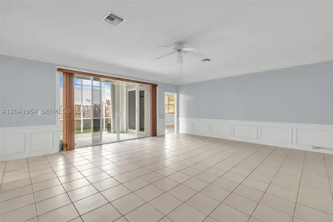 5823 Plum Harbor Circle Tamarac FL 33321