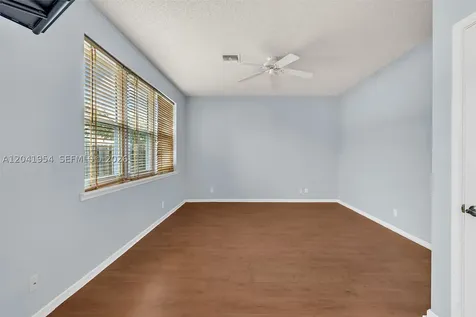 5823 Plum Harbor Circle Tamarac FL 33321