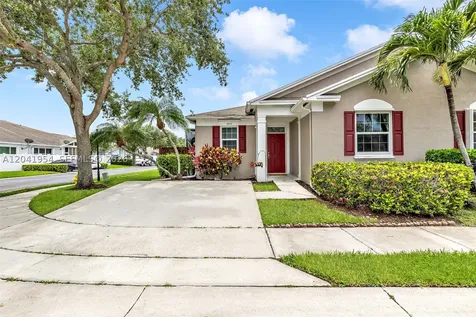 5823 Plum Harbor Circle Tamarac FL 33321