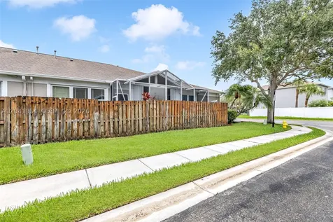 5823 Plum Harbor Circle Tamarac FL 33321