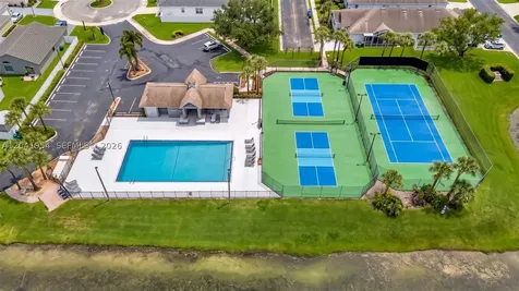 5823 Plum Harbor Circle Tamarac FL 33321