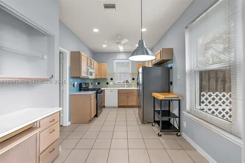 5823 Plum Harbor Circle Tamarac FL 33321