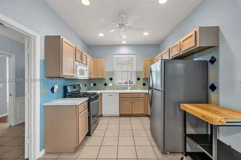 5823 Plum Harbor Circle Tamarac FL 33321