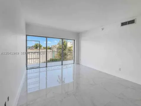 500 Bayview Drive Sunny Isles Beach FL 33160