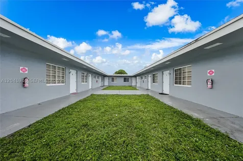 5511 SW 20th Street West Park FL 33023