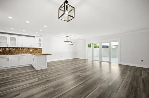6832 W 2nd Court Hialeah FL 33014