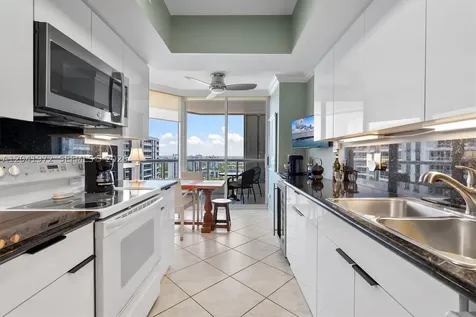 21205 Yacht Club Drive Aventura FL 33180
