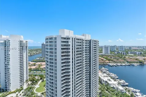 21205 Yacht Club Drive Aventura FL 33180