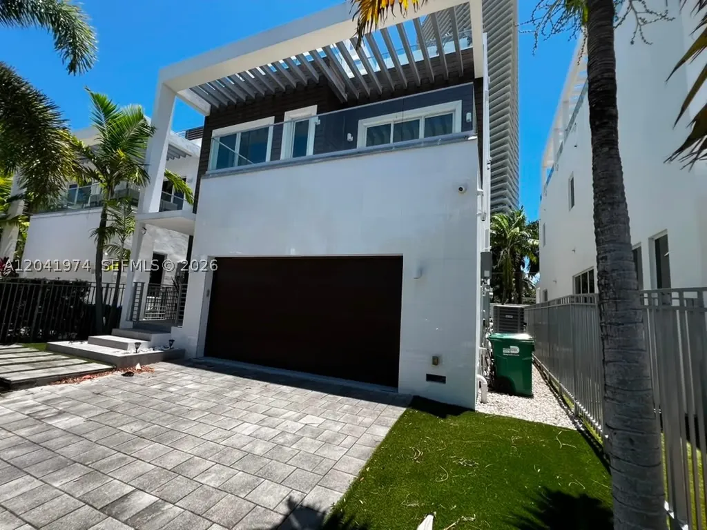 18975 Atlantic Boulevard Sunny Isles Beach FL 33160