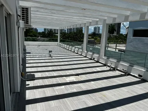 18975 Atlantic Boulevard Sunny Isles Beach FL 33160
