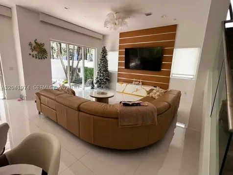 18975 Atlantic Boulevard Sunny Isles Beach FL 33160