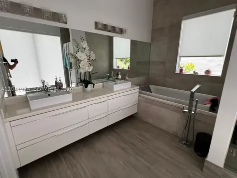 18975 Atlantic Boulevard Sunny Isles Beach FL 33160