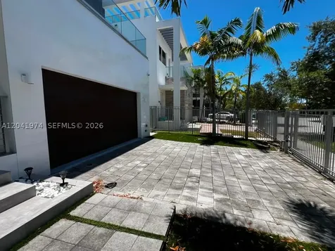18975 Atlantic Boulevard Sunny Isles Beach FL 33160