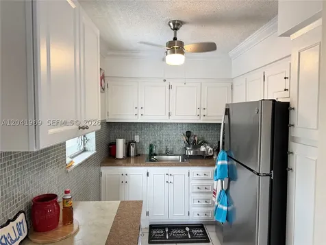 920 SW 11th Avenue Hallandale Beach FL 33009