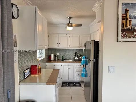 920 SW 11th Avenue Hallandale Beach FL 33009