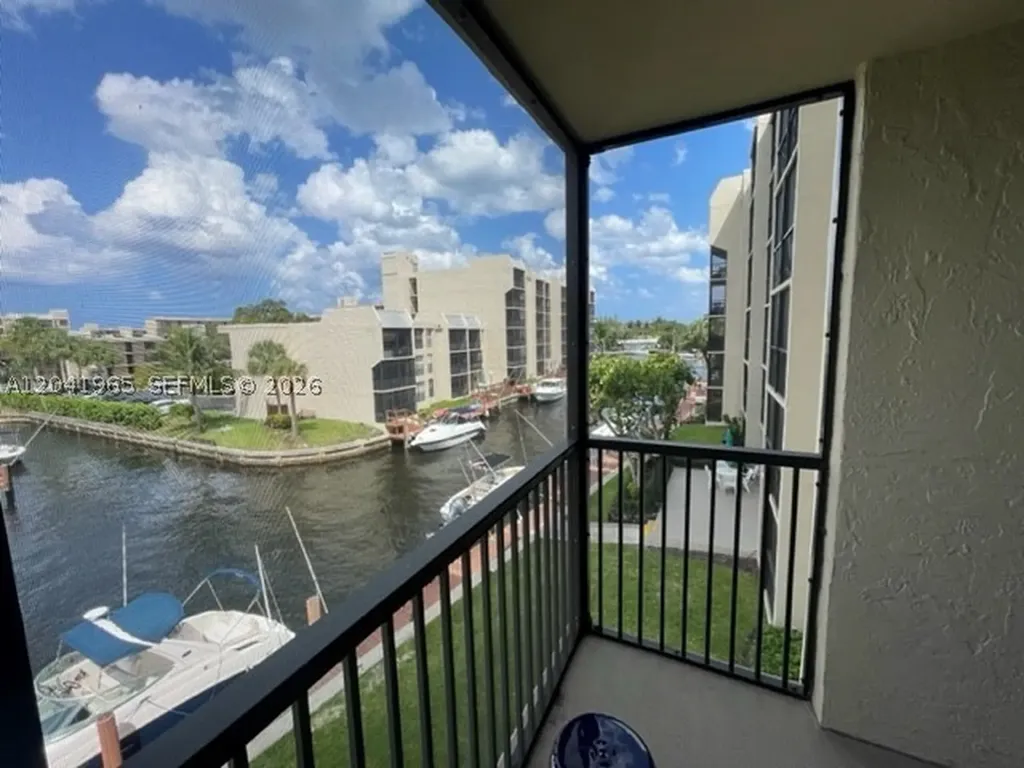 17 Royal Palm Way Boca Raton FL 33432