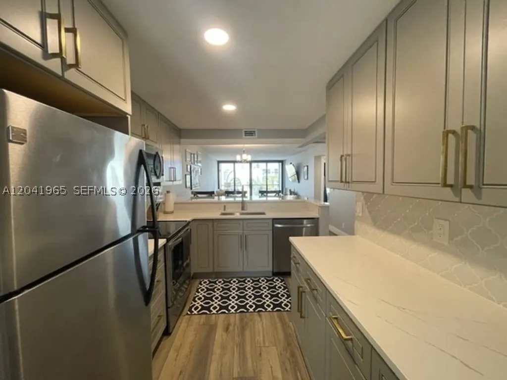 17 Royal Palm Way Boca Raton FL 33432