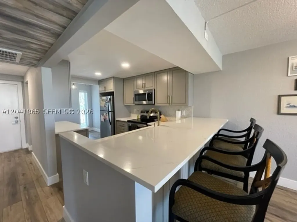 17 Royal Palm Way Boca Raton FL 33432
