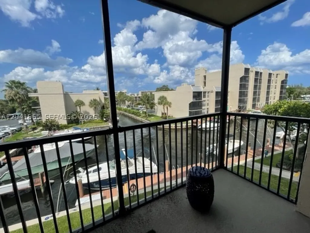 17 Royal Palm Way Boca Raton FL 33432