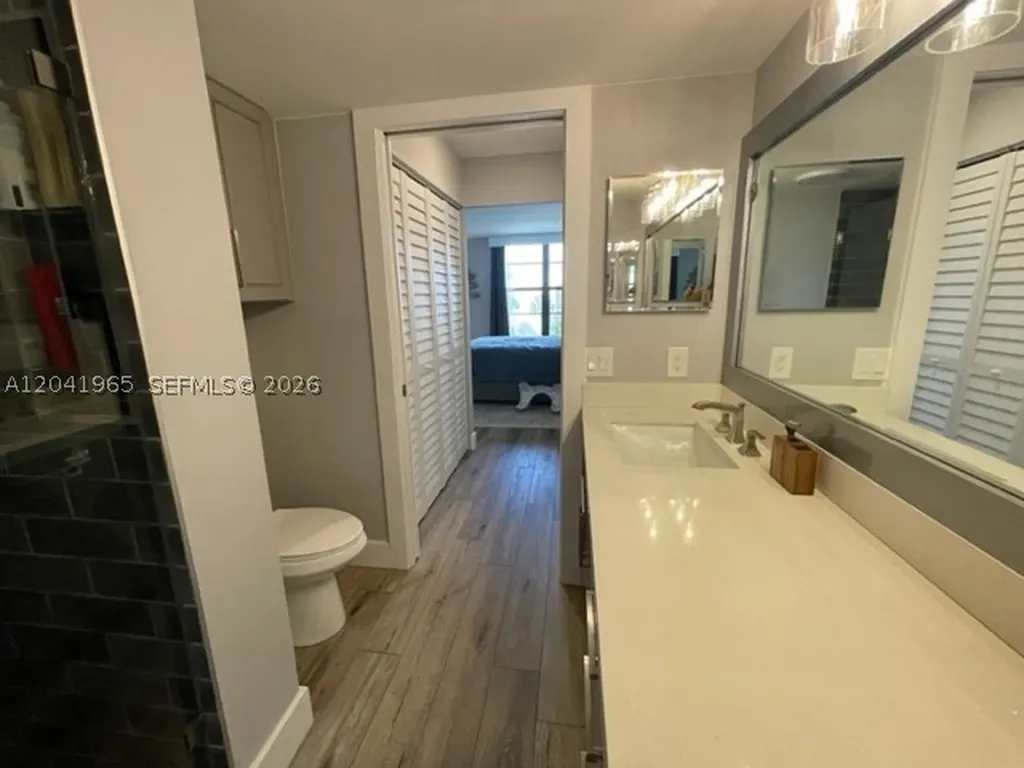 17 Royal Palm Way Boca Raton FL 33432