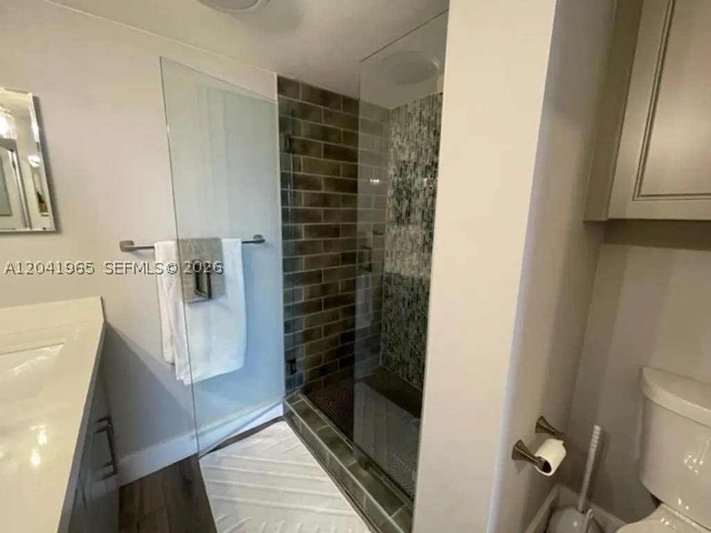 17 Royal Palm Way Boca Raton FL 33432