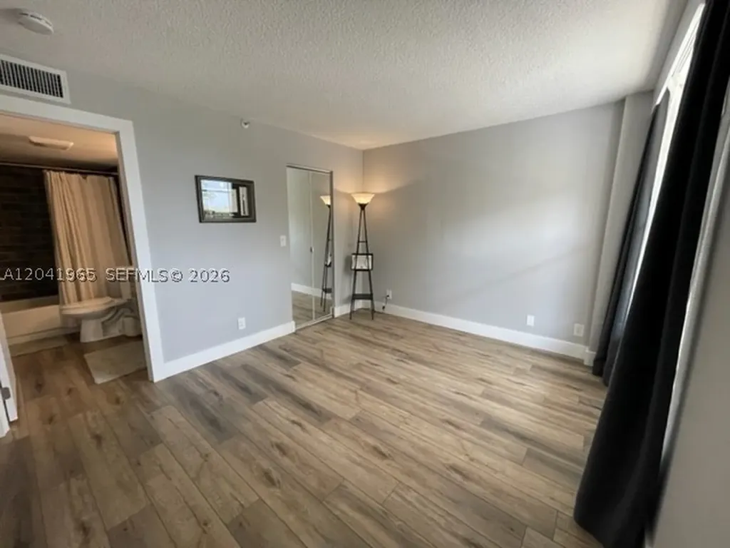 17 Royal Palm Way Boca Raton FL 33432