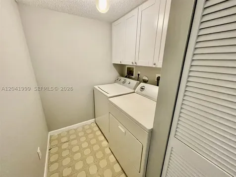 11894 SW 12th Place Davie FL 33325
