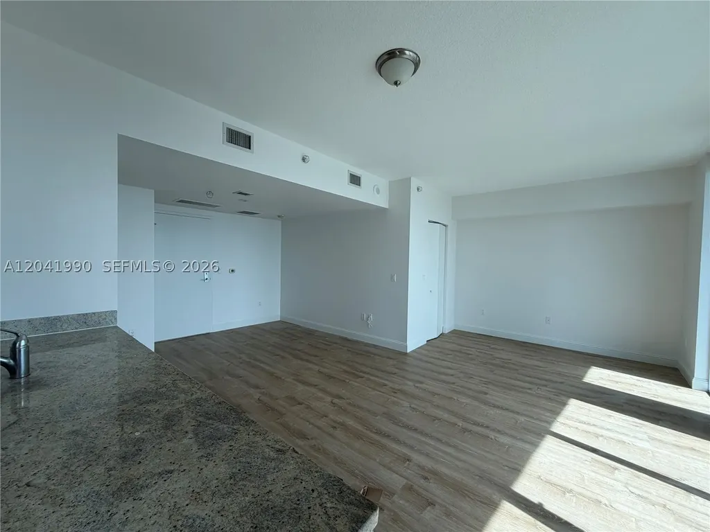 185 SW 7th Street Miami FL 33130