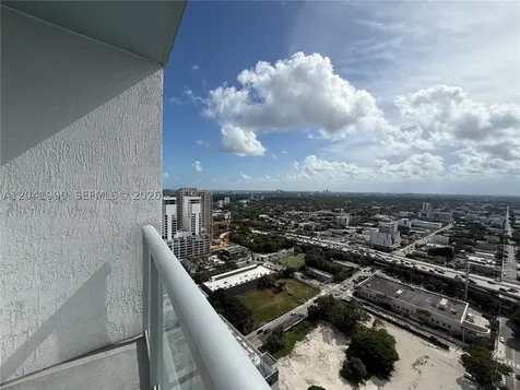 185 SW 7th Street Miami FL 33130