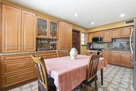 443 SW 4th Avenue Miami FL 33130