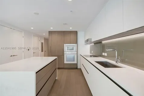 9221 E Bay Harbor Drive Bay Harbor Islands FL 33154