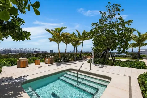 9221 E Bay Harbor Drive Bay Harbor Islands FL 33154