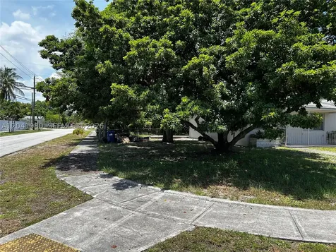 295 NW 189th Terrace Miami Gardens FL 33169