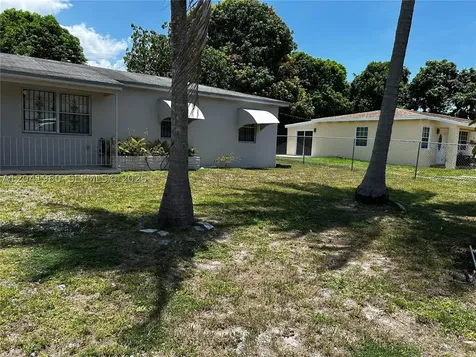 295 NW 189th Terrace Miami Gardens FL 33169