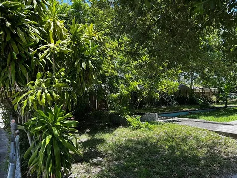 295 NW 189th Terrace Miami Gardens FL 33169