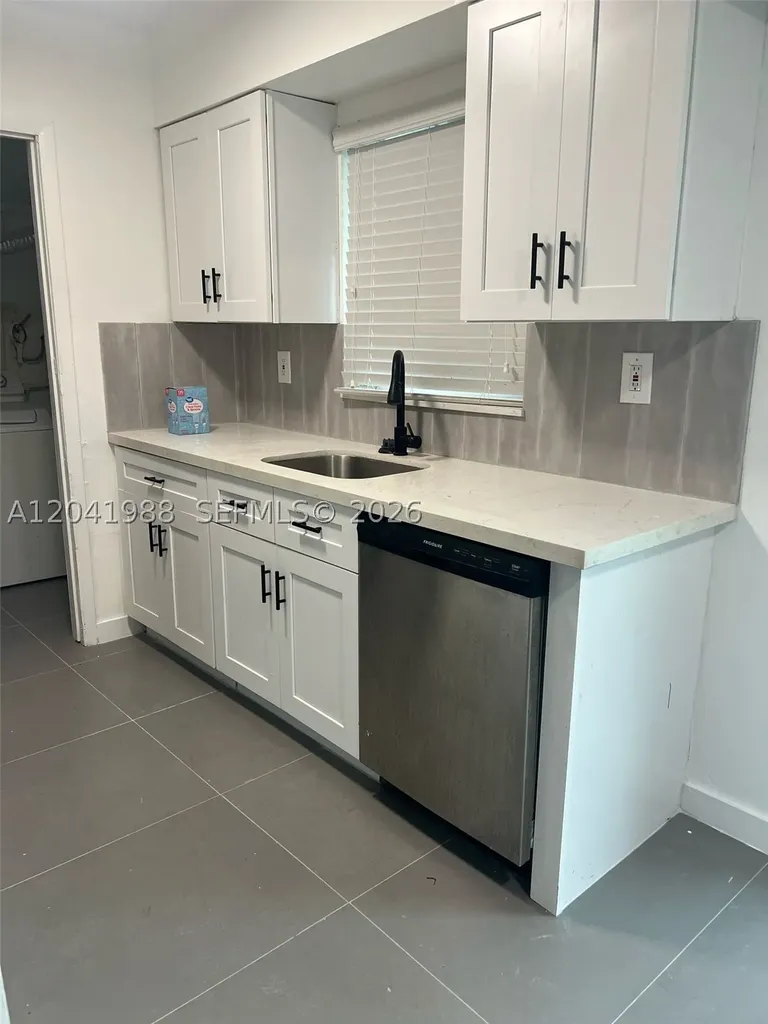 2611 NE 204th Terrace Miami FL 33180