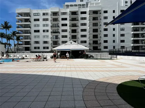 5445 Collins Avenue Miami Beach FL 33140