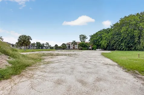 22962 Camino Del Mar Boca Raton FL 33433