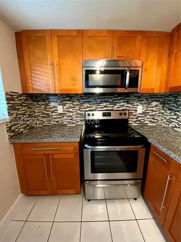 9280 Fontainebleau Bl Miami FL 33172