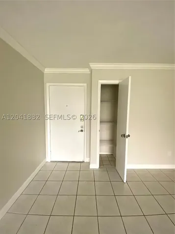 9280 Fontainebleau Bl Miami FL 33172